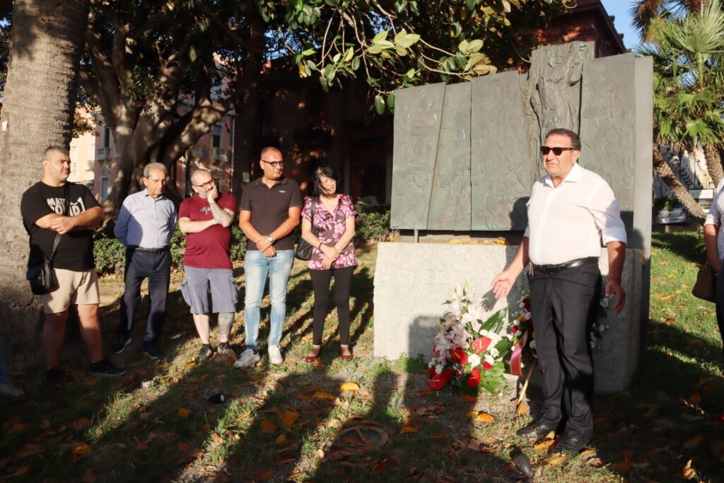 Deposizione stele Rivolta Reggio