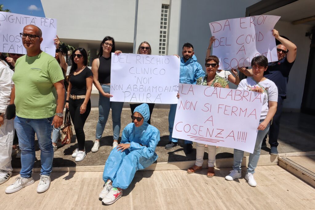 Protesta oss e infermieri