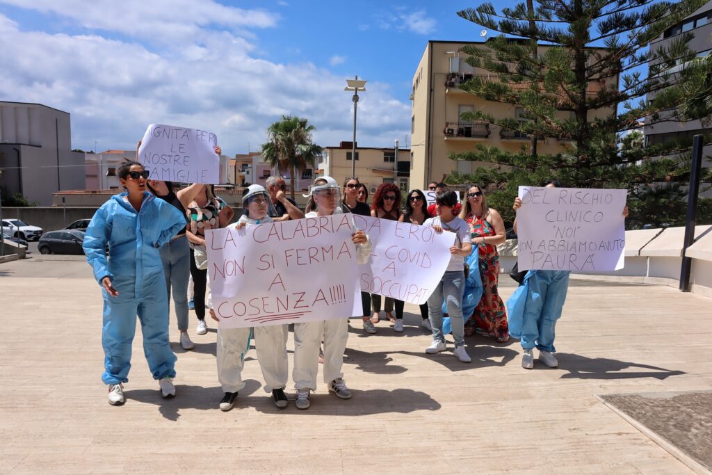 Protesta oss e infermieri
