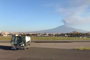 aeroporto catania cenere etna