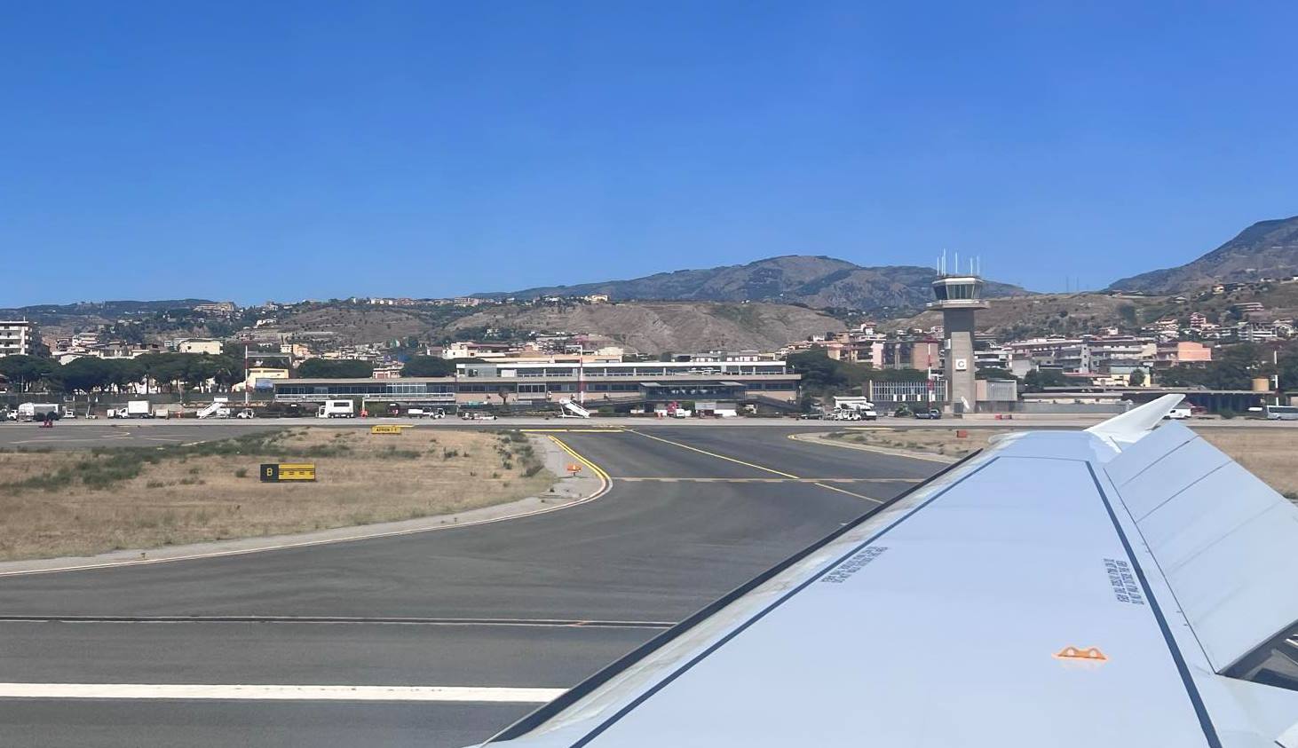 aeroporto reggio calabria giugno 2024