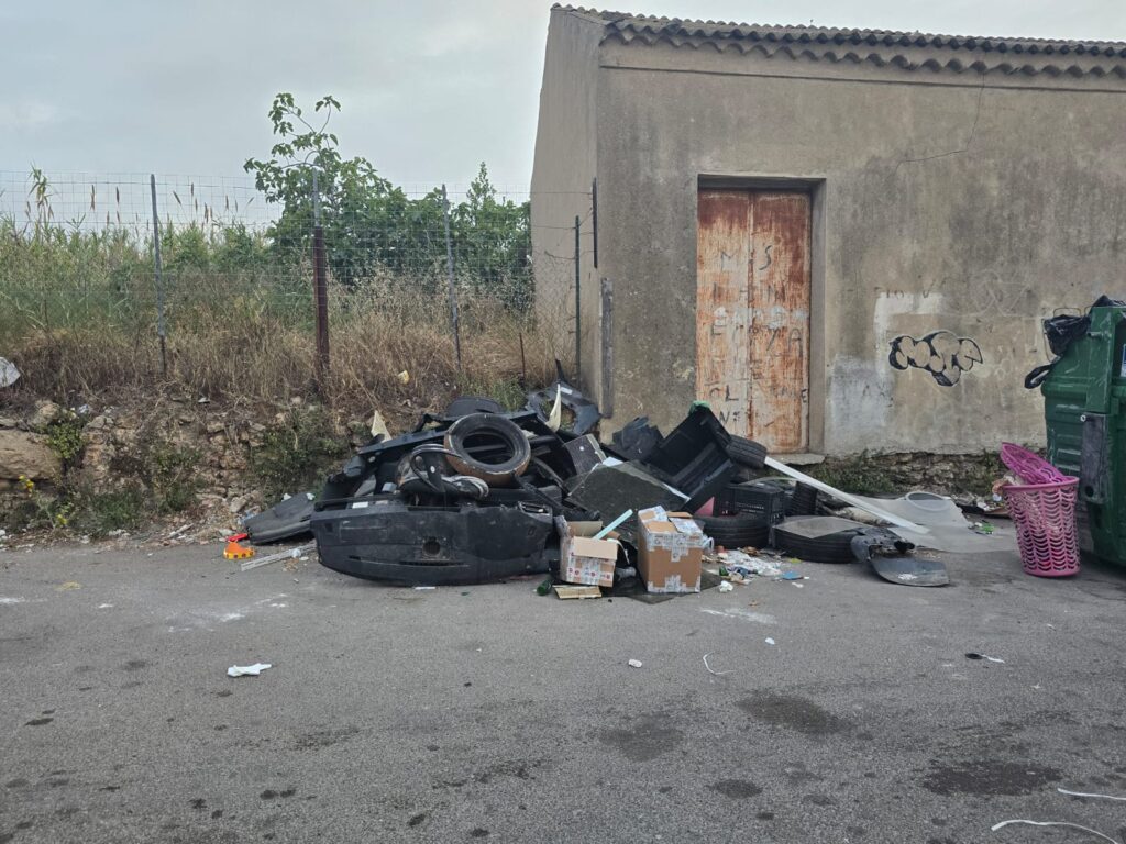 crotone piazza delle foibe