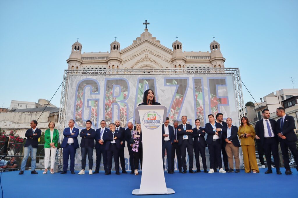 ringraziamento giusi princi piazza duomo (11)