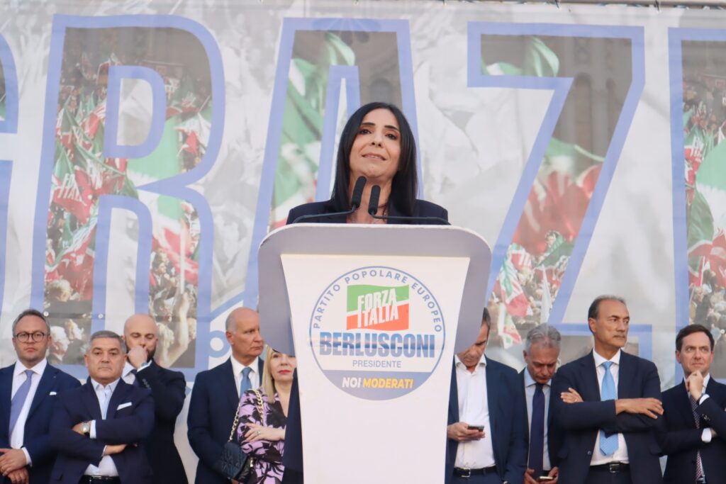 ringraziamento giusi princi piazza duomo (12)