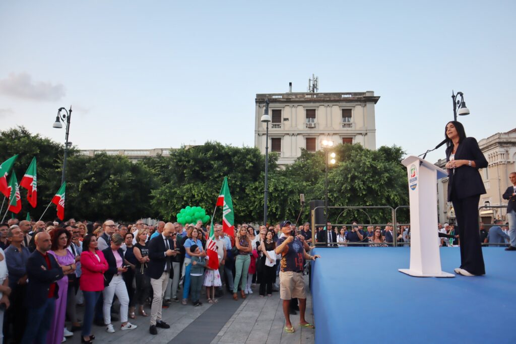 ringraziamento giusi princi piazza duomo (13)