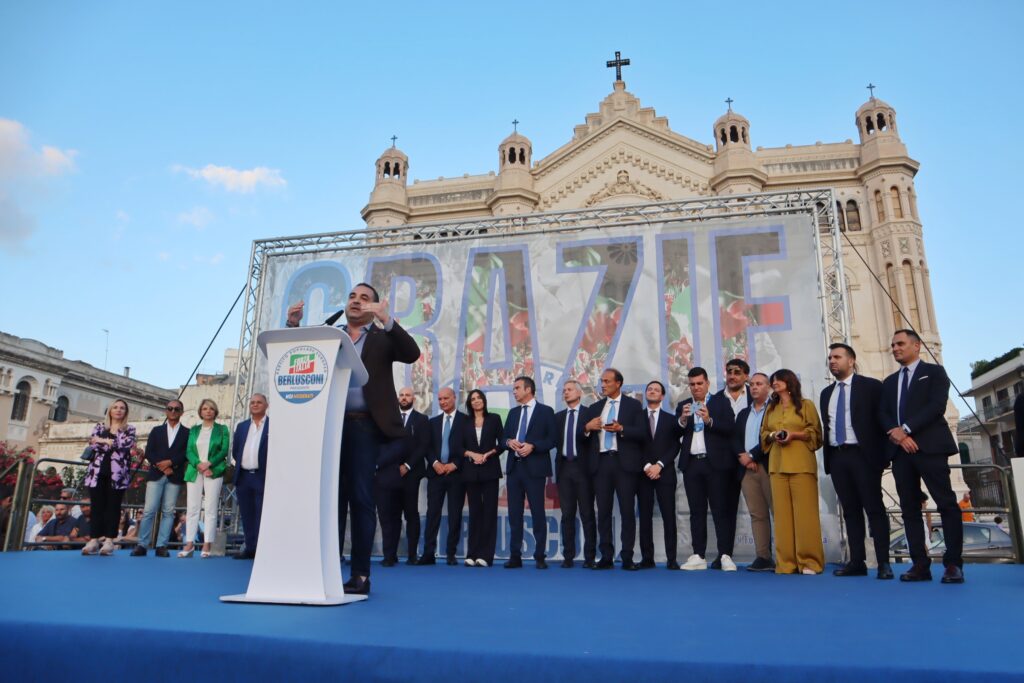 ringraziamento giusi princi piazza duomo (5)