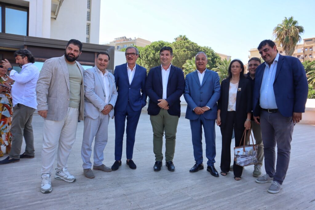 sit-in consiglio regionale calabria sul referendum sull'autonomia differenziata (4)