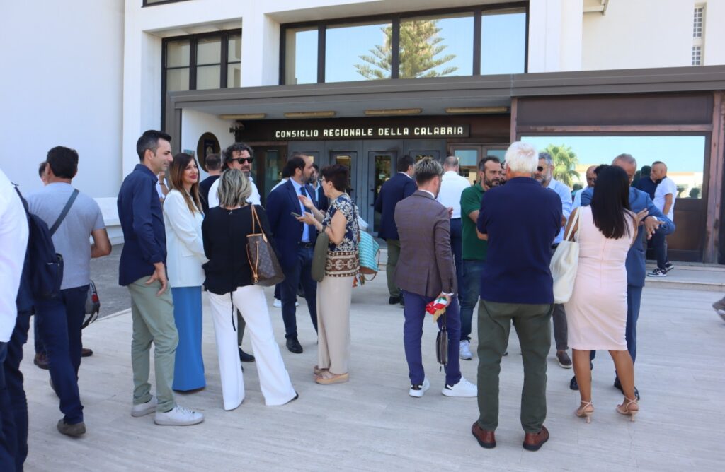 sit-in consiglio regionale calabria sul referendum sull'autonomia differenziata (6)