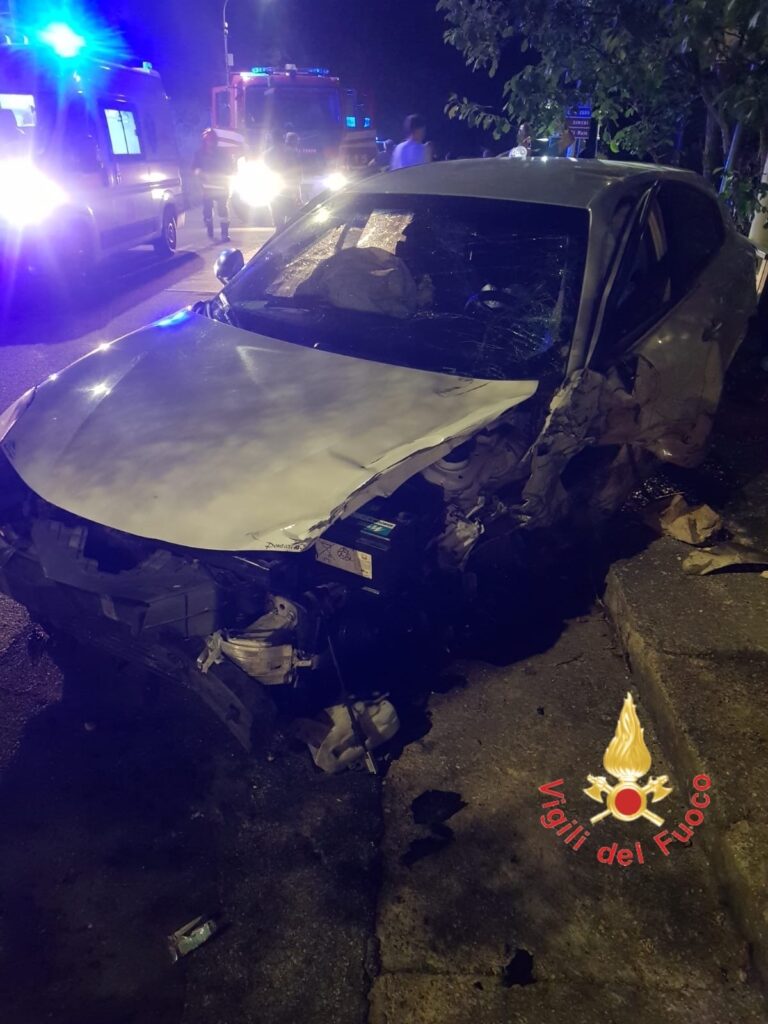 Incidente stradale simeri crichi