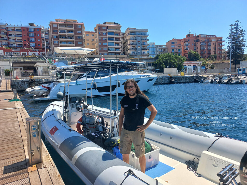 Andrea Murdock Alpinni (PHY DIVING) a bordo di Raffio. jpg