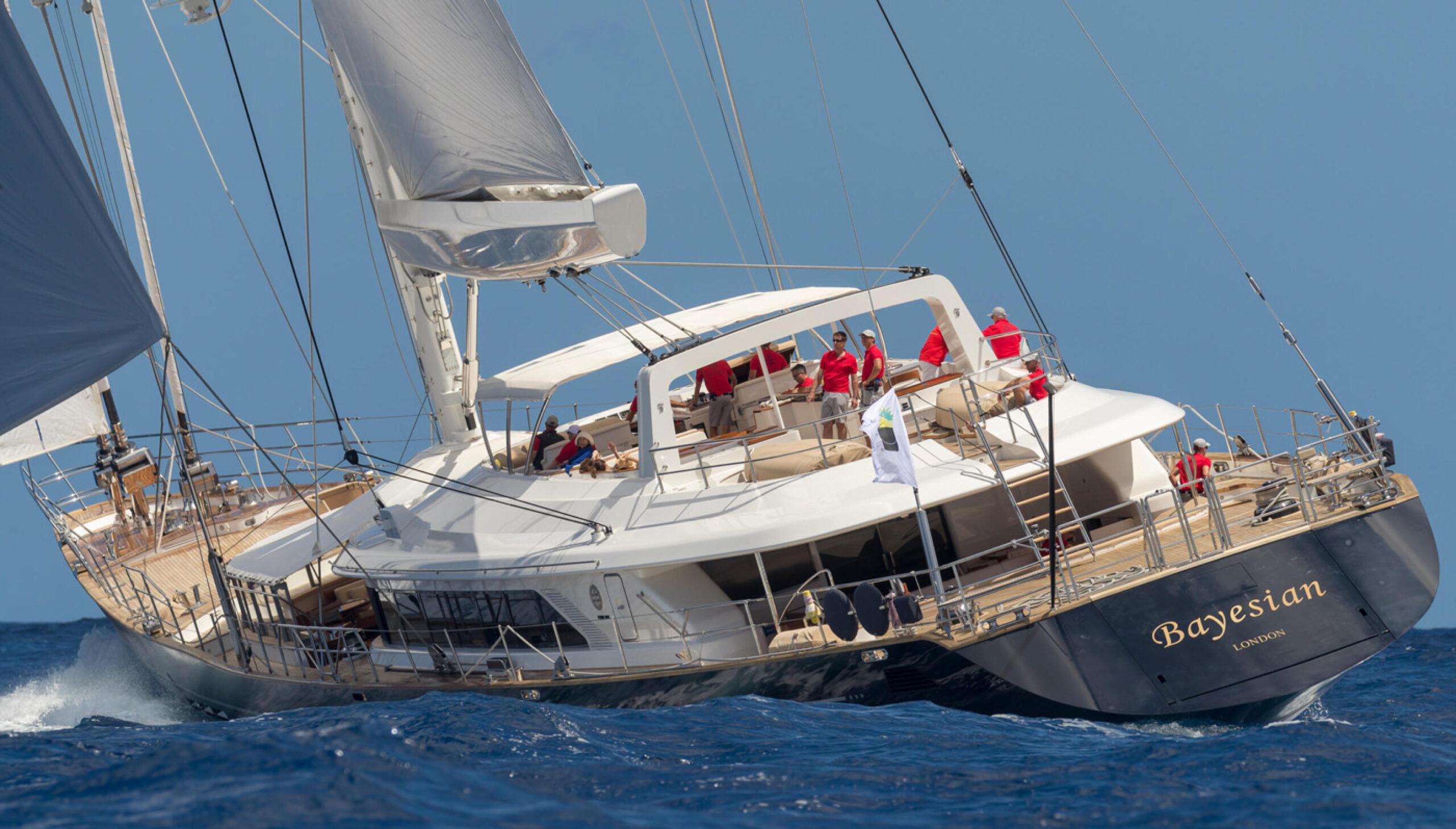 Affonda barca: il Bayesan, 56 metri per viaggi di lusso