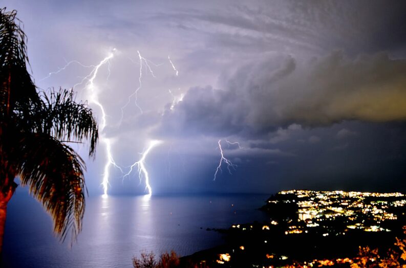 Maltempo Capo Vaticano fulmini