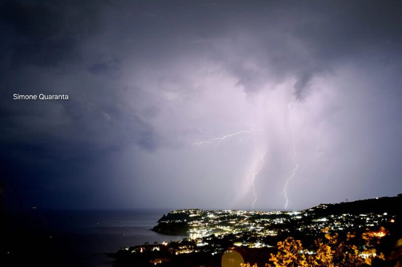 Maltempo Capo Vaticano fulmini