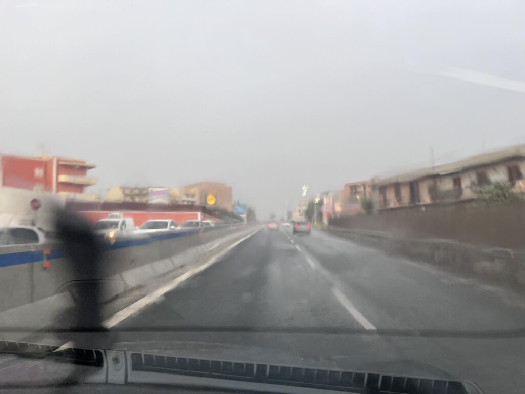 Pioggia e allagamenti sul raccordo zona sud Reggio Calabria