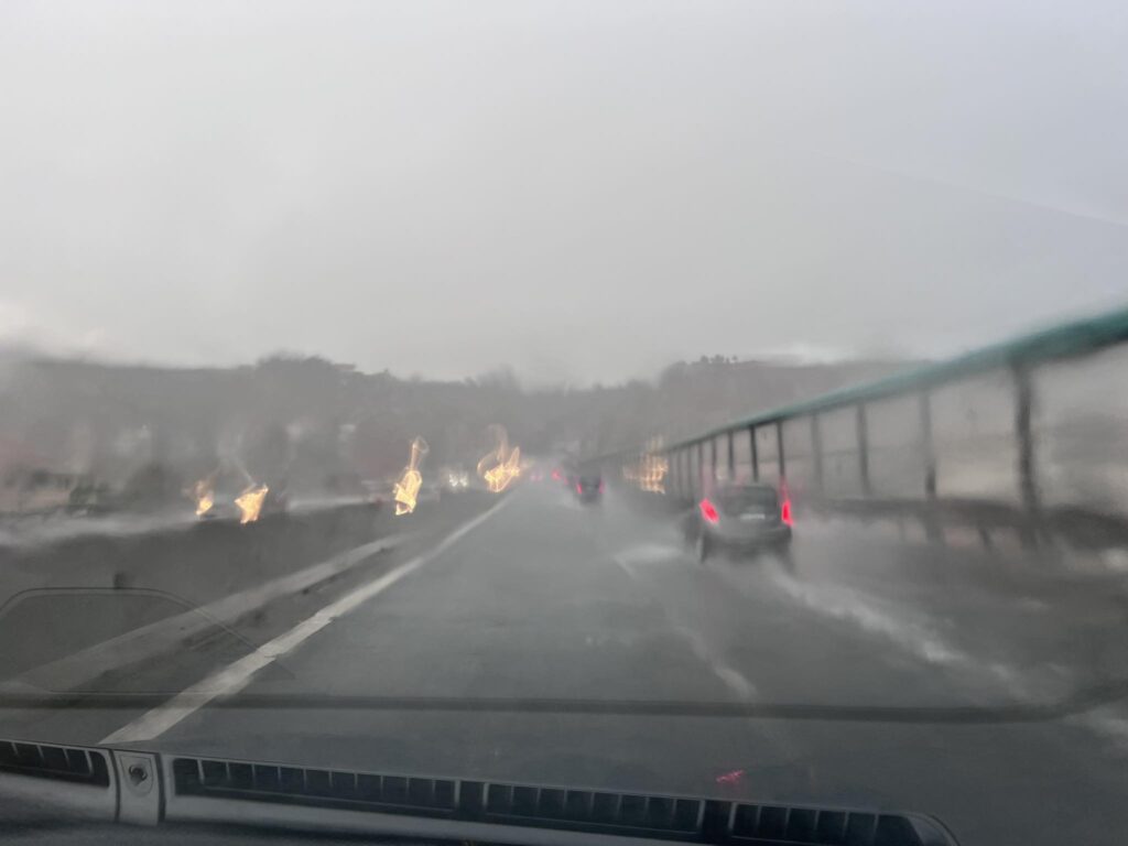 Pioggia e allagamenti sul raccordo zona sud Reggio Calabria