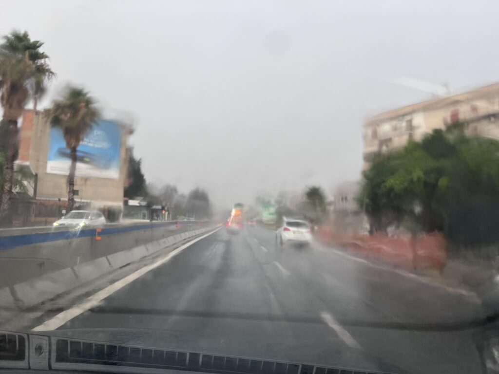 Pioggia e allagamenti sul raccordo zona sud Reggio Calabria