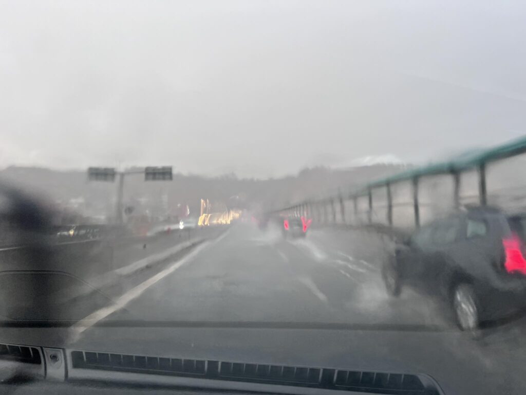 Pioggia e allagamenti sul raccordo zona sud Reggio Calabria