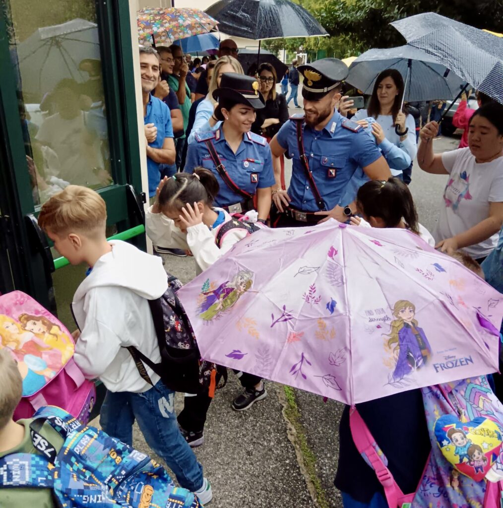 Primo giorno scuola calabria carabinieri