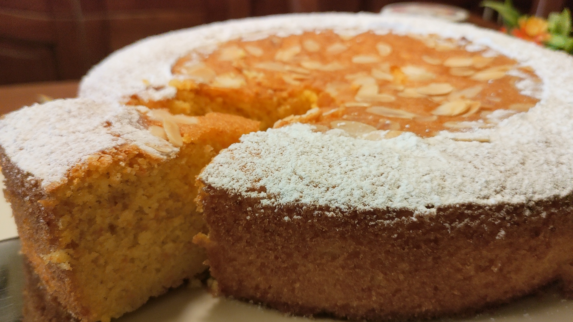 Torta di carote e mandorle senza glutine