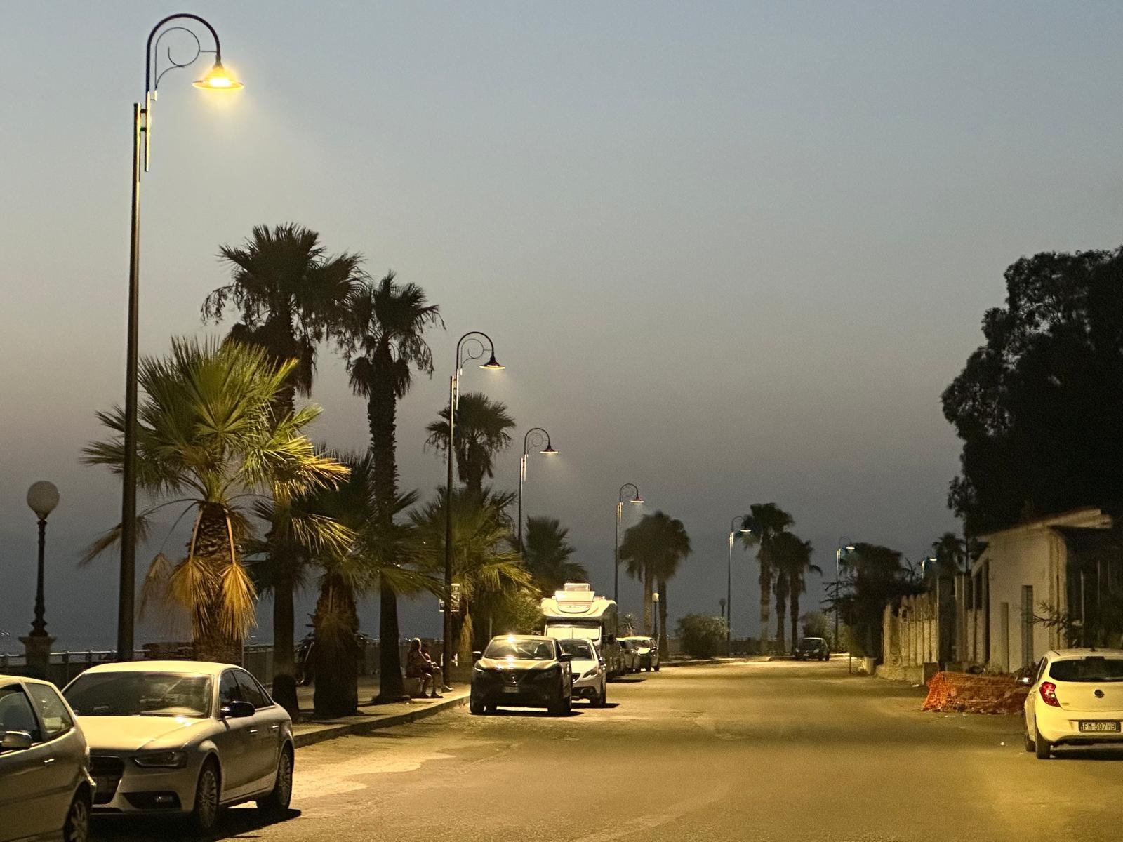 lungomare cicerone lazzaro di sera