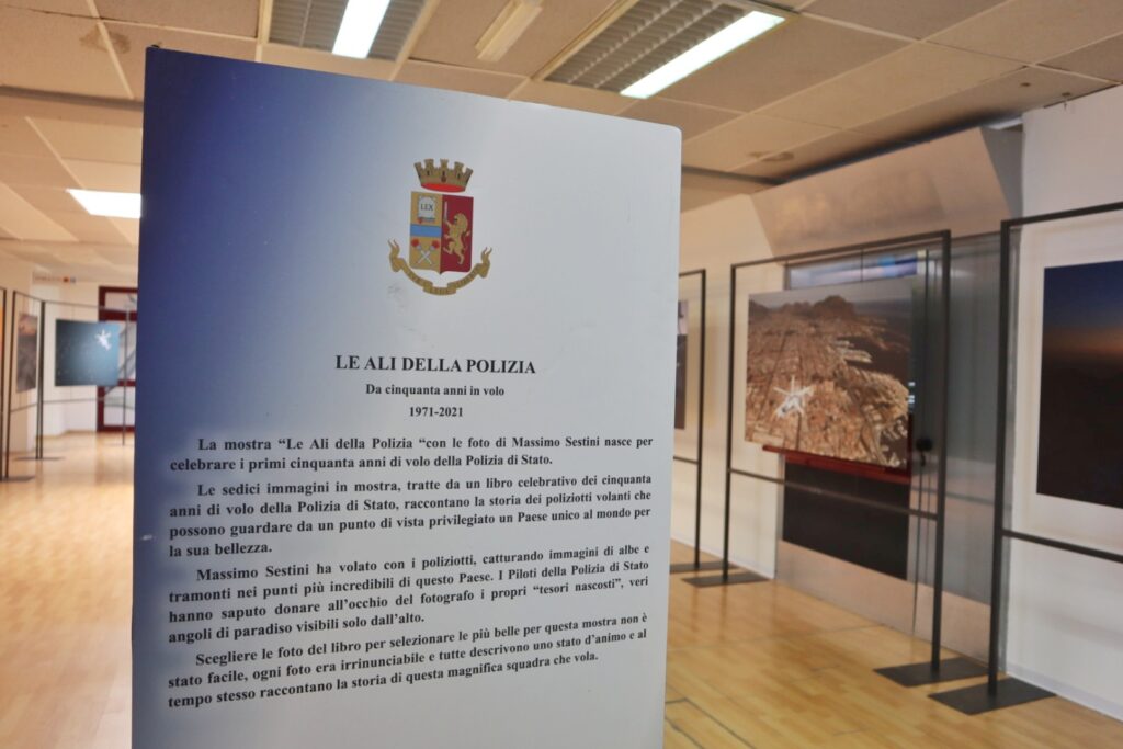 mostra le ali della libertà