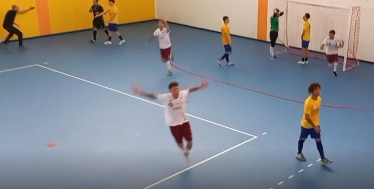 Esultanza gol Azimonti