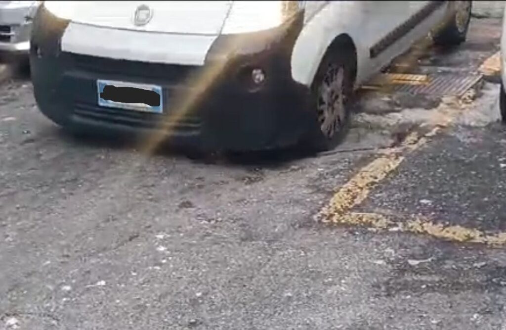 Maltempo Reggio Calabria buca Corso Garibaldi