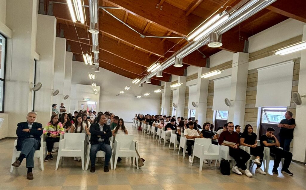 Premio Girolamo Tripodi a studente del Volta Stefano Marino
