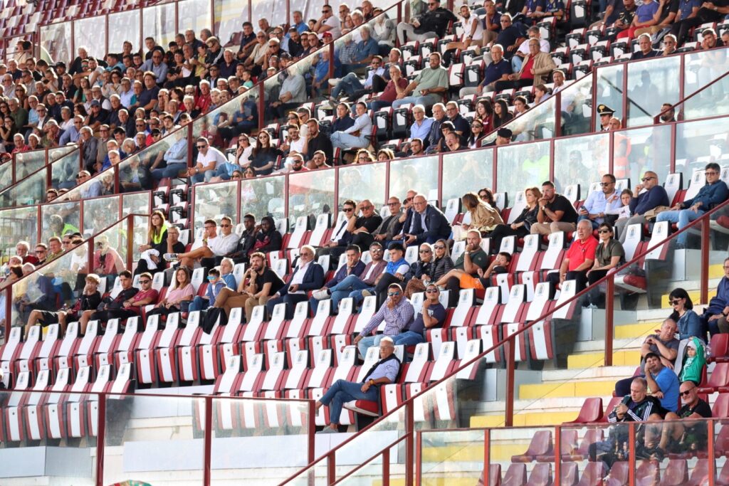 Reggina-Licata tifosi tribuna granillo