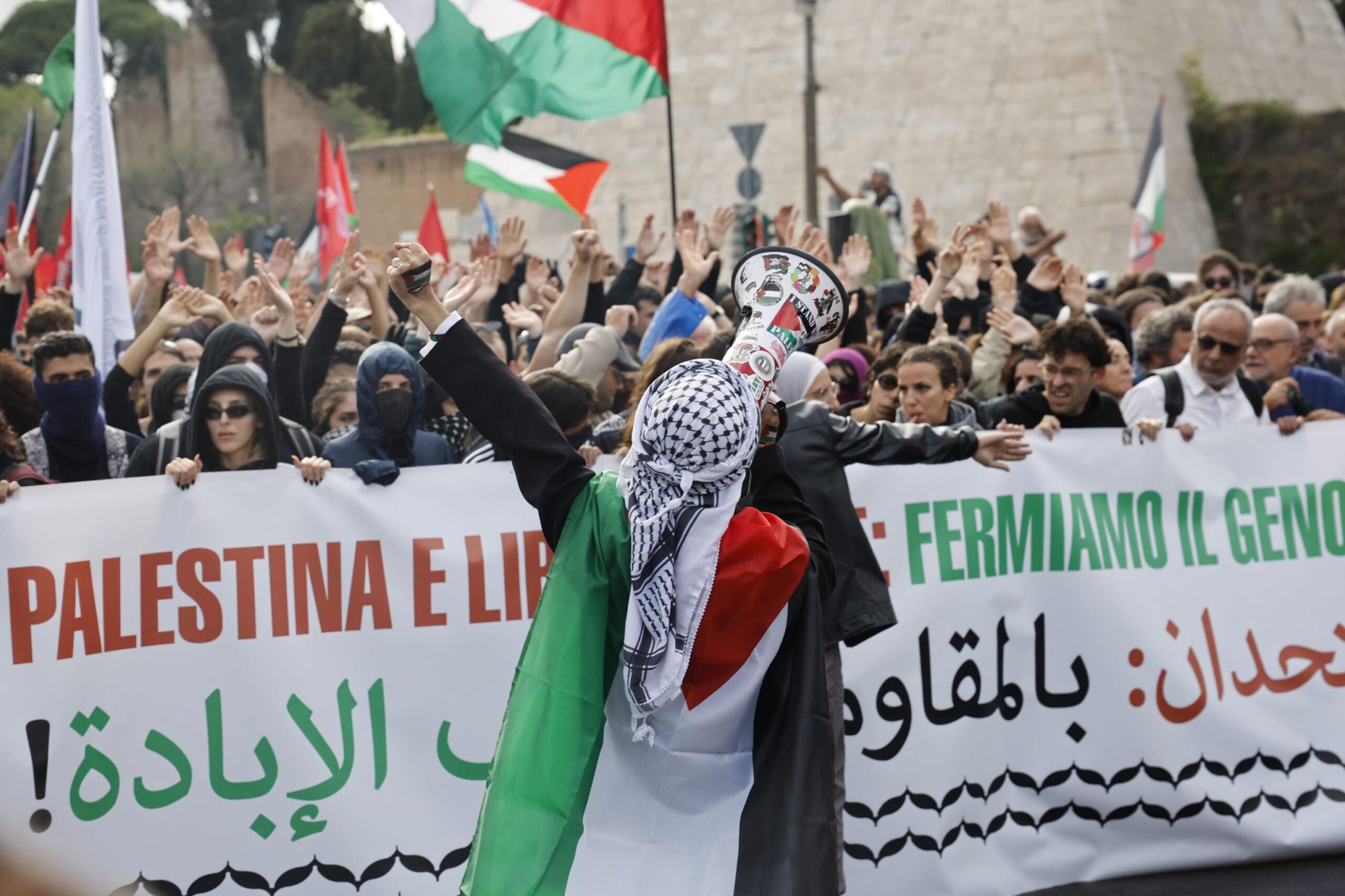 Manifestazione pro Pal: in piazza 5mila persone