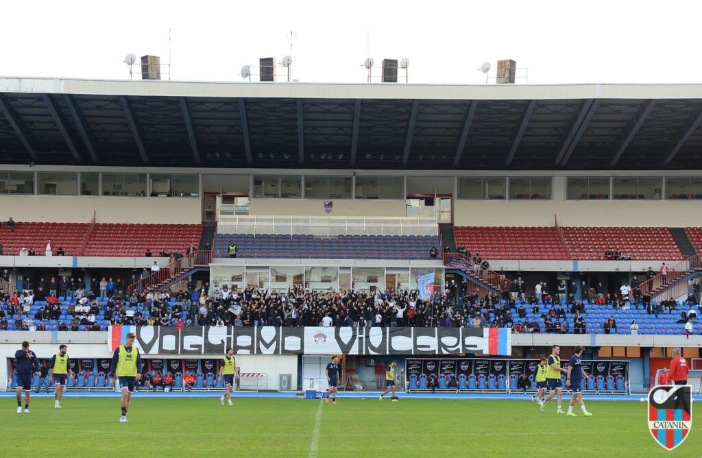Allenamento Catania a porte aperte