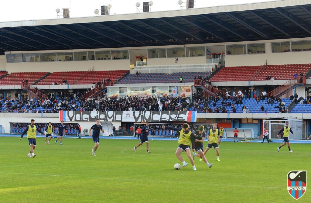 Allenamento Catania a porte aperte