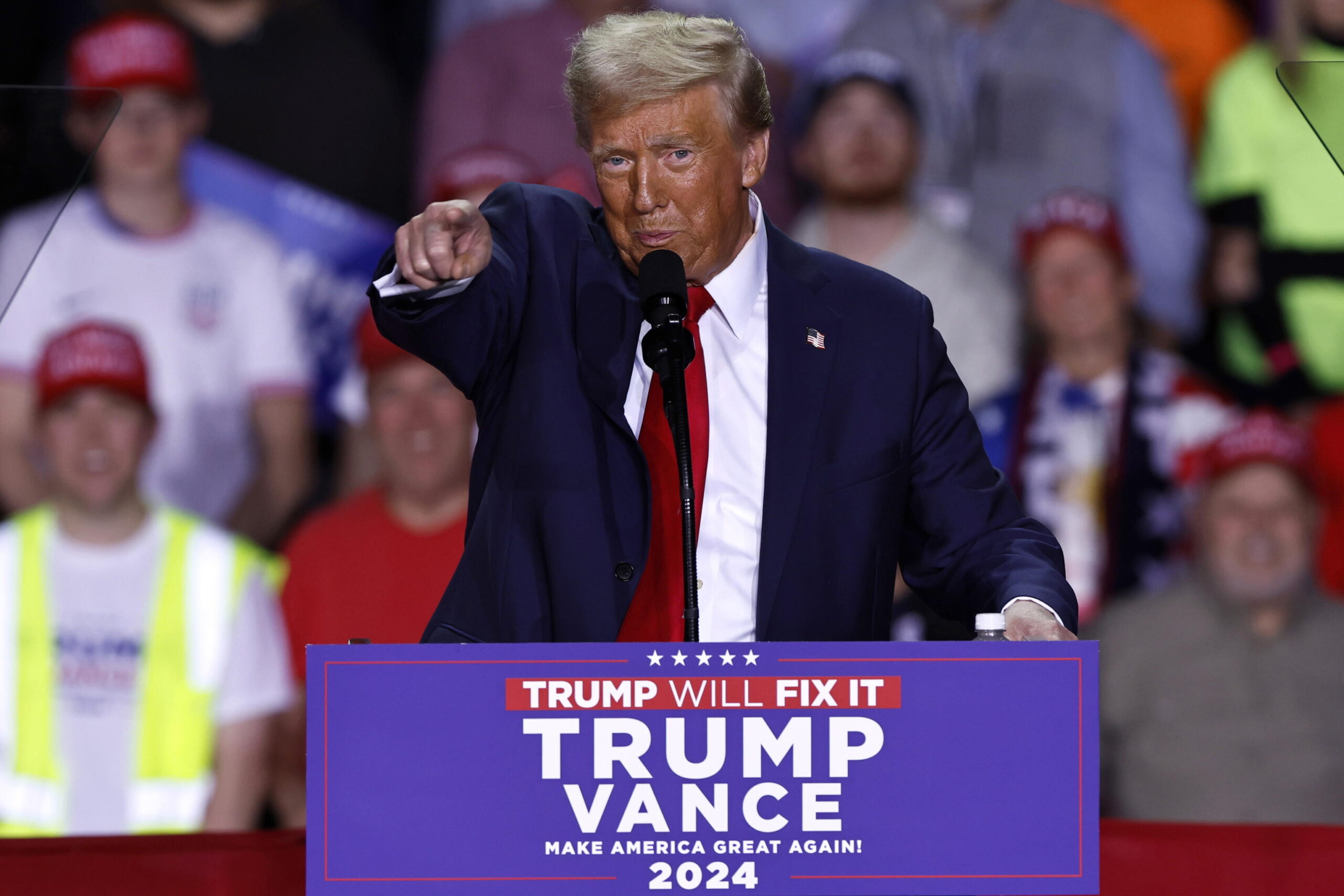 Former US President Trump campaigns in Grand Rapids, Michigan