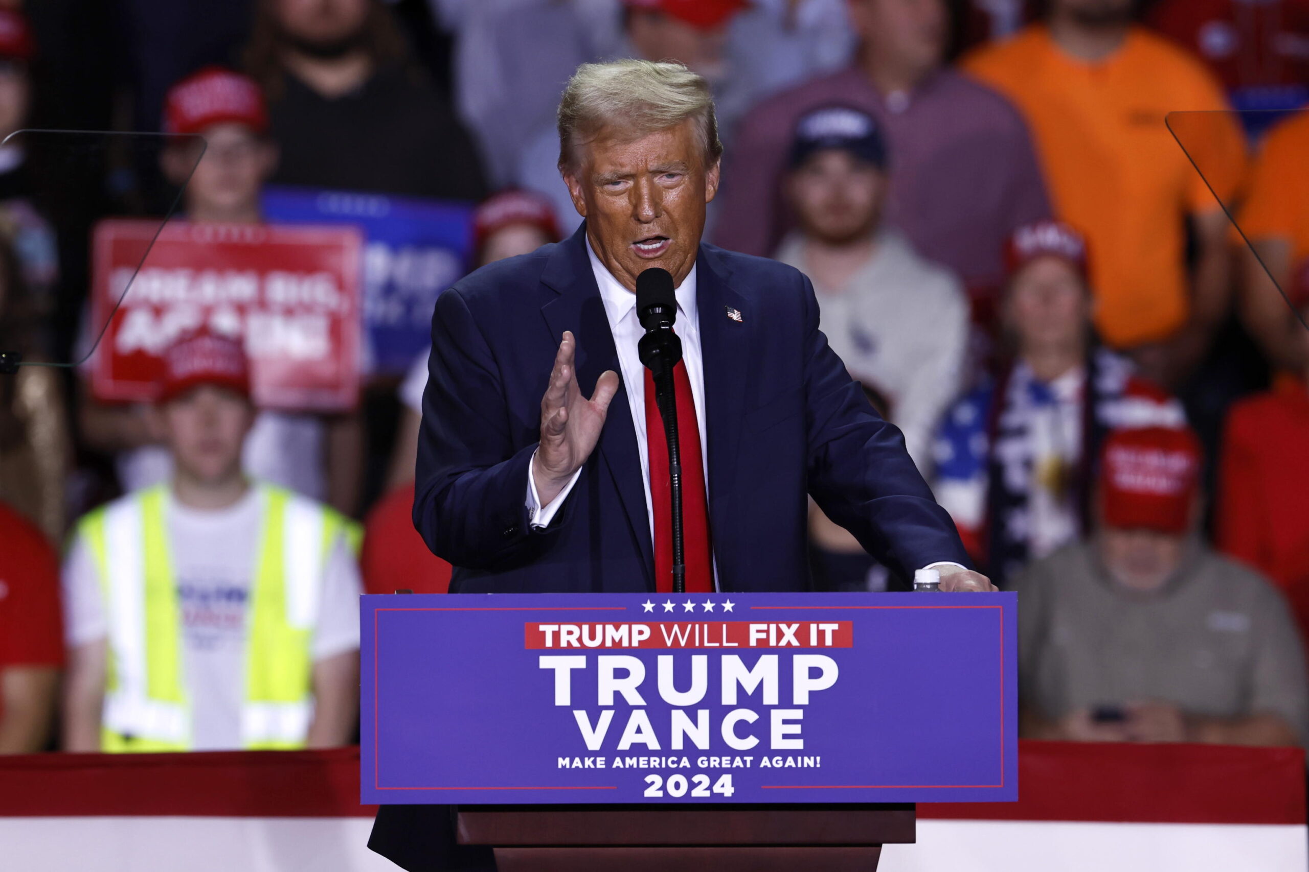 Former US President Trump campaigns in Grand Rapids, Michigan