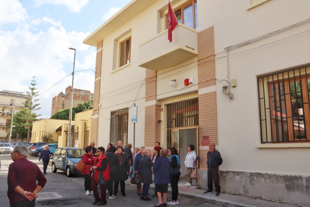 Protesta anziani centro sociale Sbarre