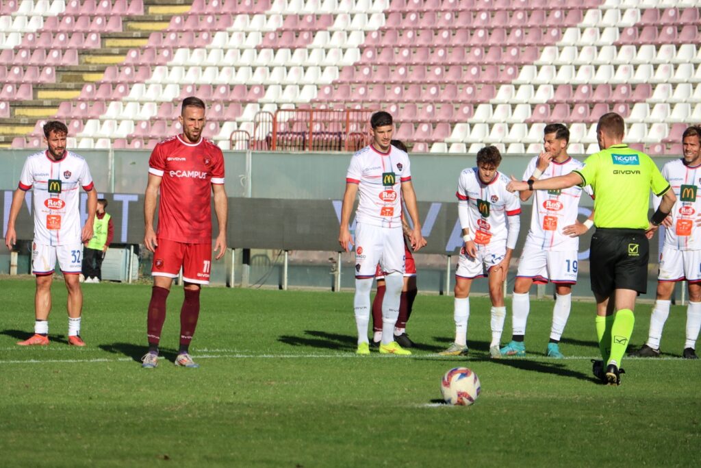 Reggina-Pompei rigore Ragusa