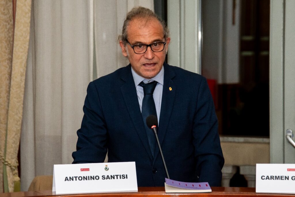 Santisi