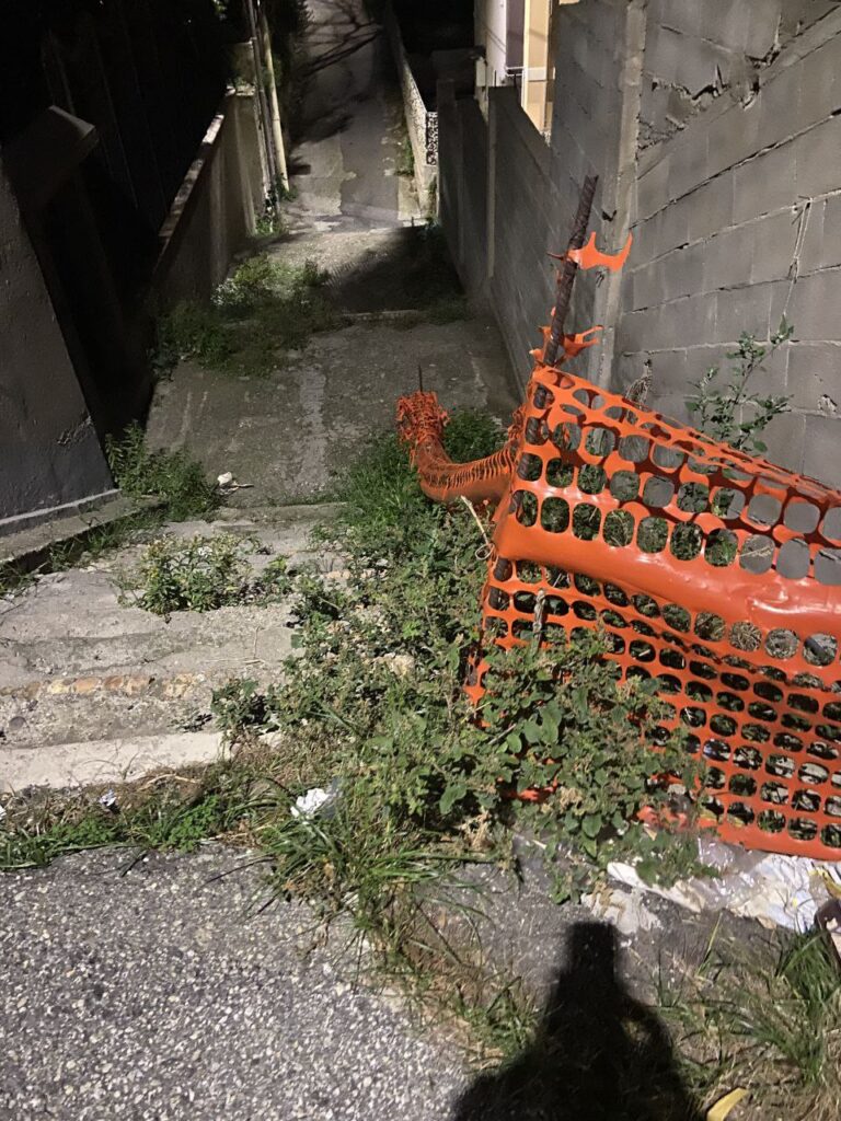 Via Villini Svizzeri spazzatura e degrado