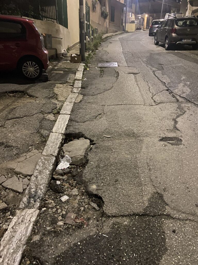 Via Villini Svizzeri spazzatura e degrado
