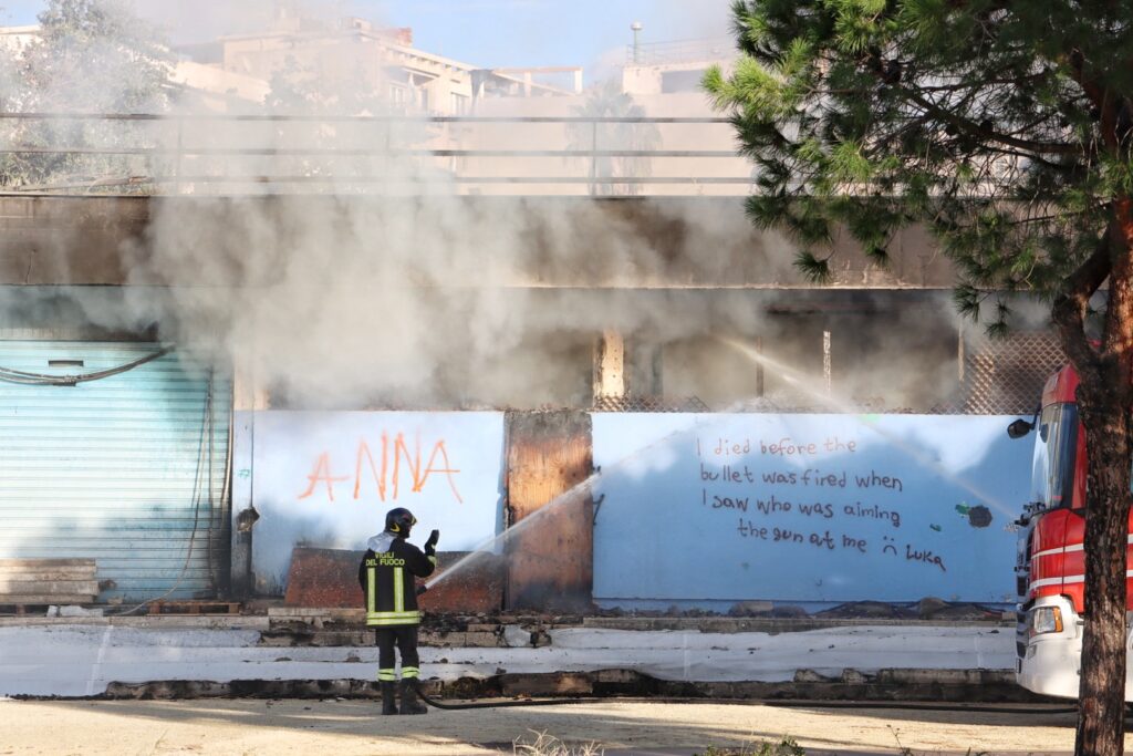 incendio lido comunale torre nervi