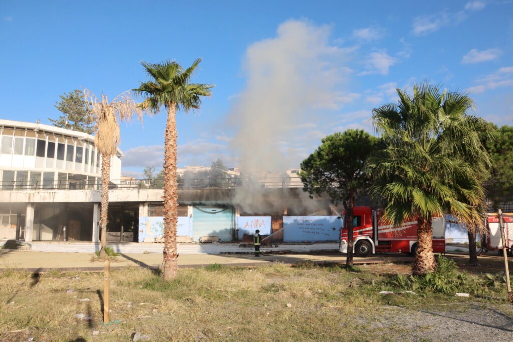 incendio lido comunale torre nervi