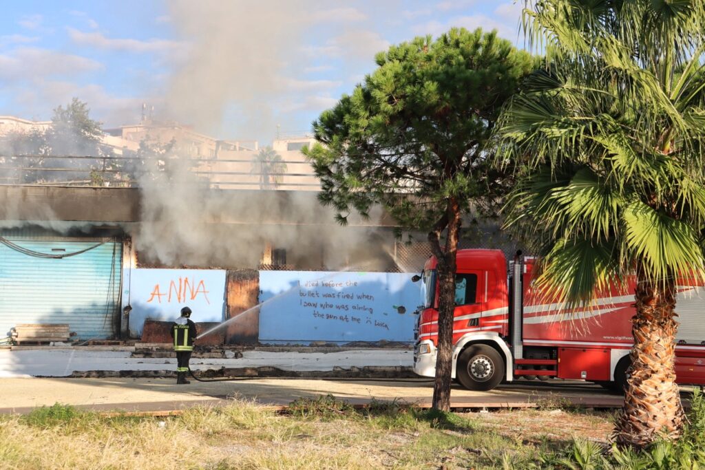 incendio lido comunale torre nervi