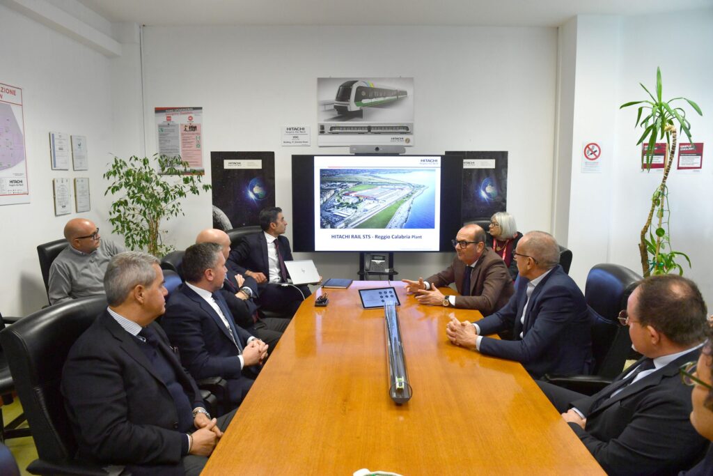 Assessore Lucente all'Hitachi