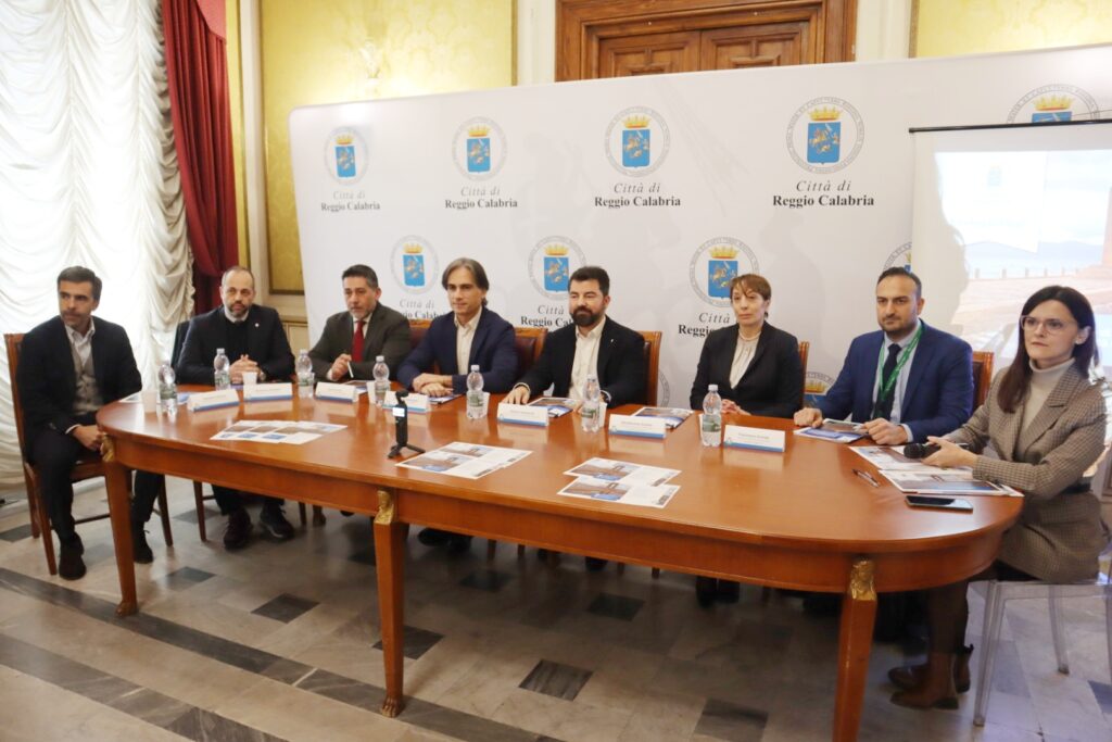 Conferenza stampa nuovo piano rifiuti Reggio Calabria