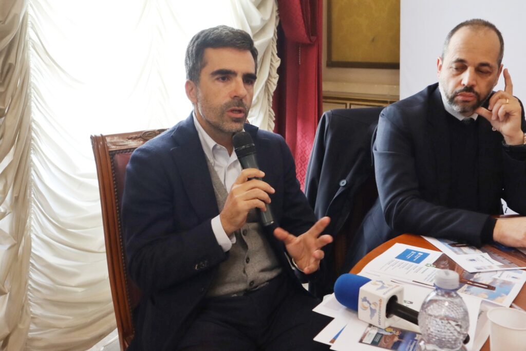 Conferenza stampa nuovo piano rifiuti Reggio Calabria