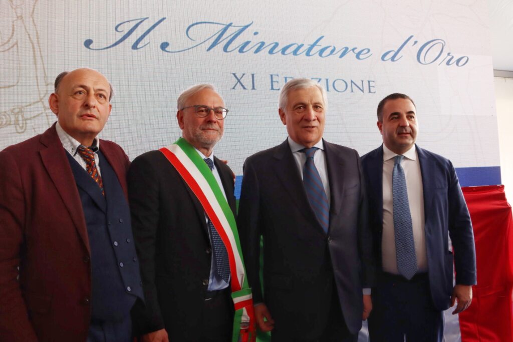Consegna Minatore d'oro a Tajani a Motta San Giovanni