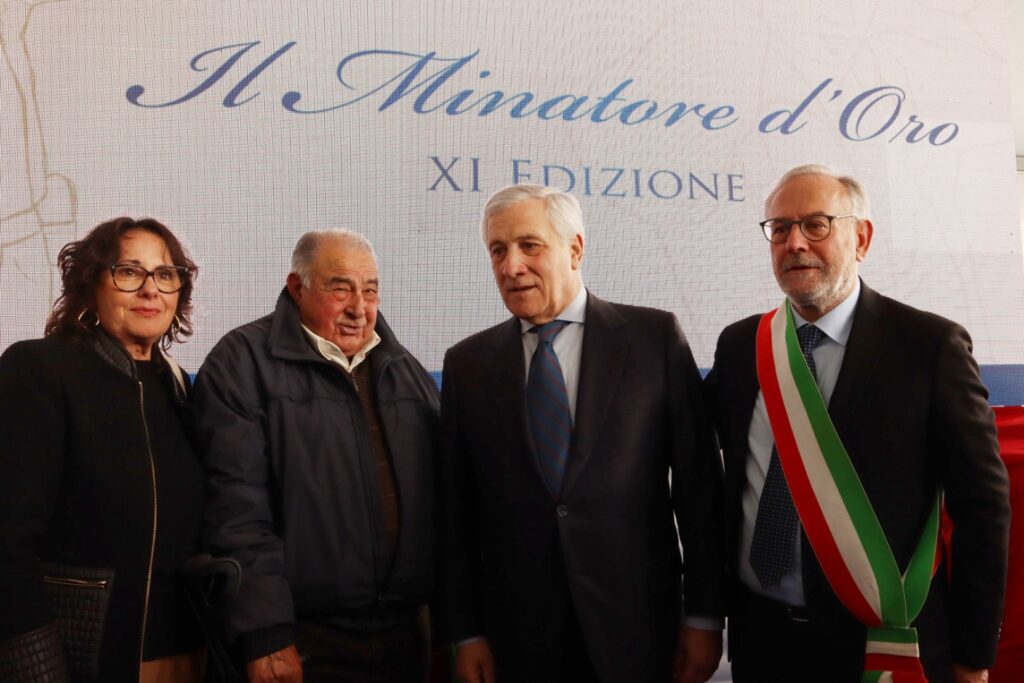 Consegna Minatore d'oro a Tajani a Motta San Giovanni