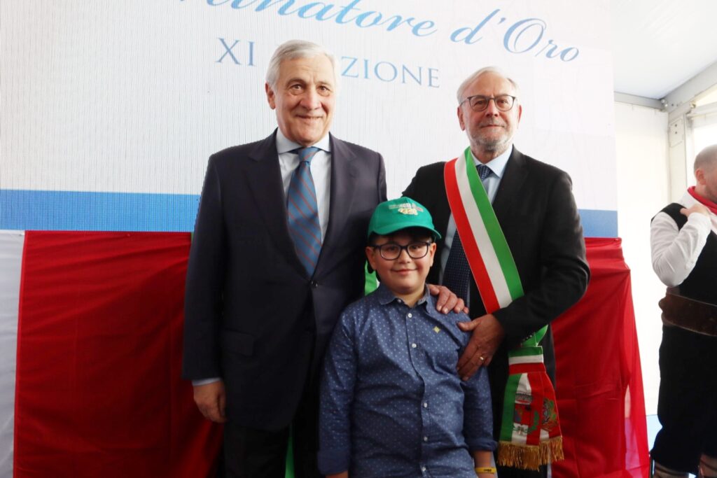 Consegna Minatore d'oro a Tajani a Motta San Giovanni