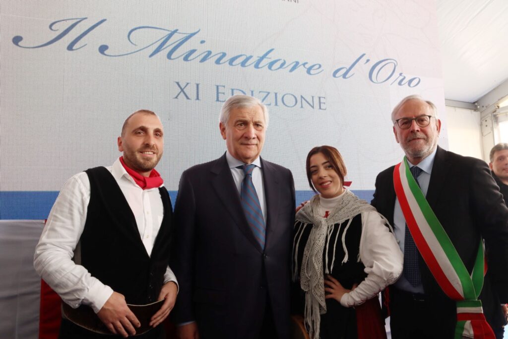 Consegna Minatore d'oro a Tajani a Motta San Giovanni