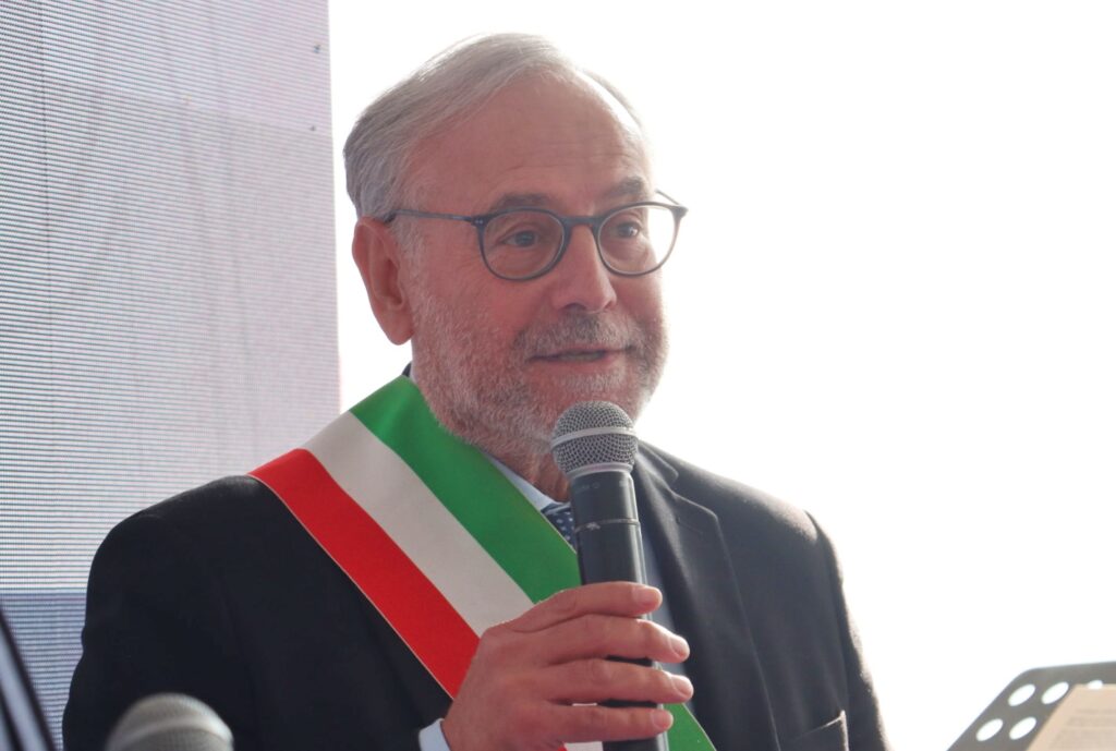 Consegna Minatore d'oro a Tajani a Motta San Giovanni Sindaco